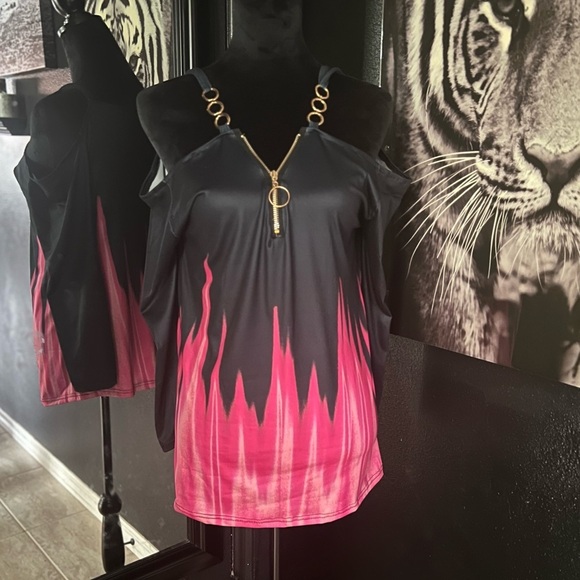 🔥3 for $25🔥 NWOT never worn Black and Hot pink off the shoulder blouse SZ S - Picture 2 of 6